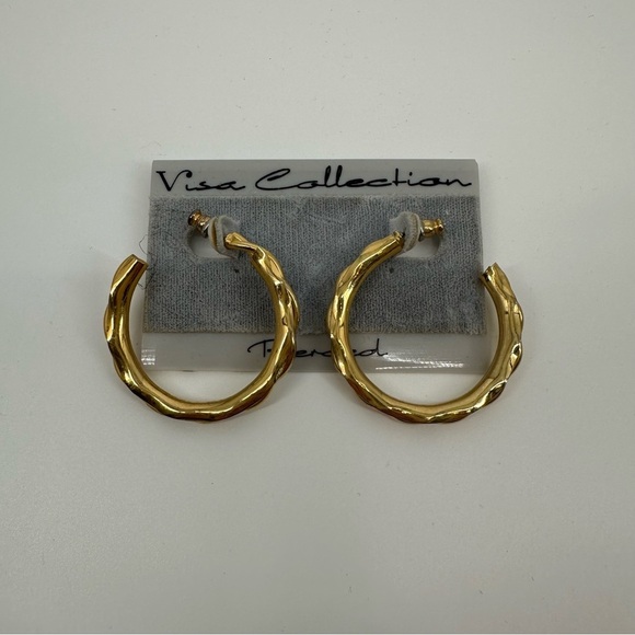 Vintage Large Gold Costume Jewlery Hoops - Picture 1 of 3